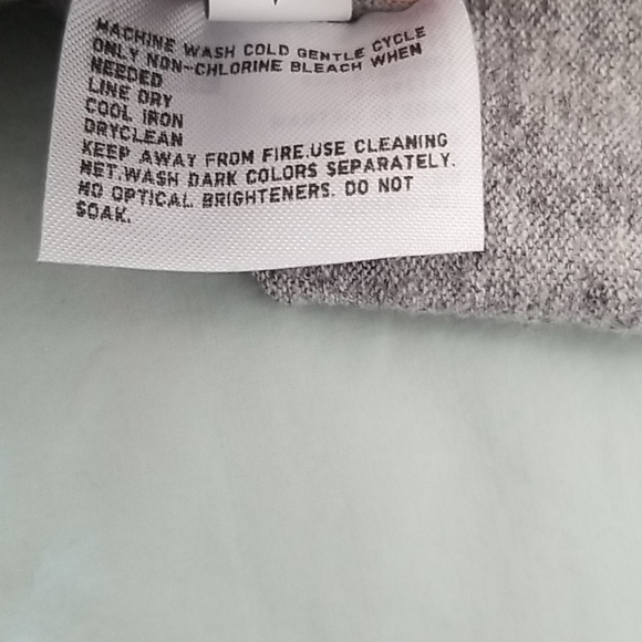 UNIQLO PULLOVER DRESS - Picture 11 of 11